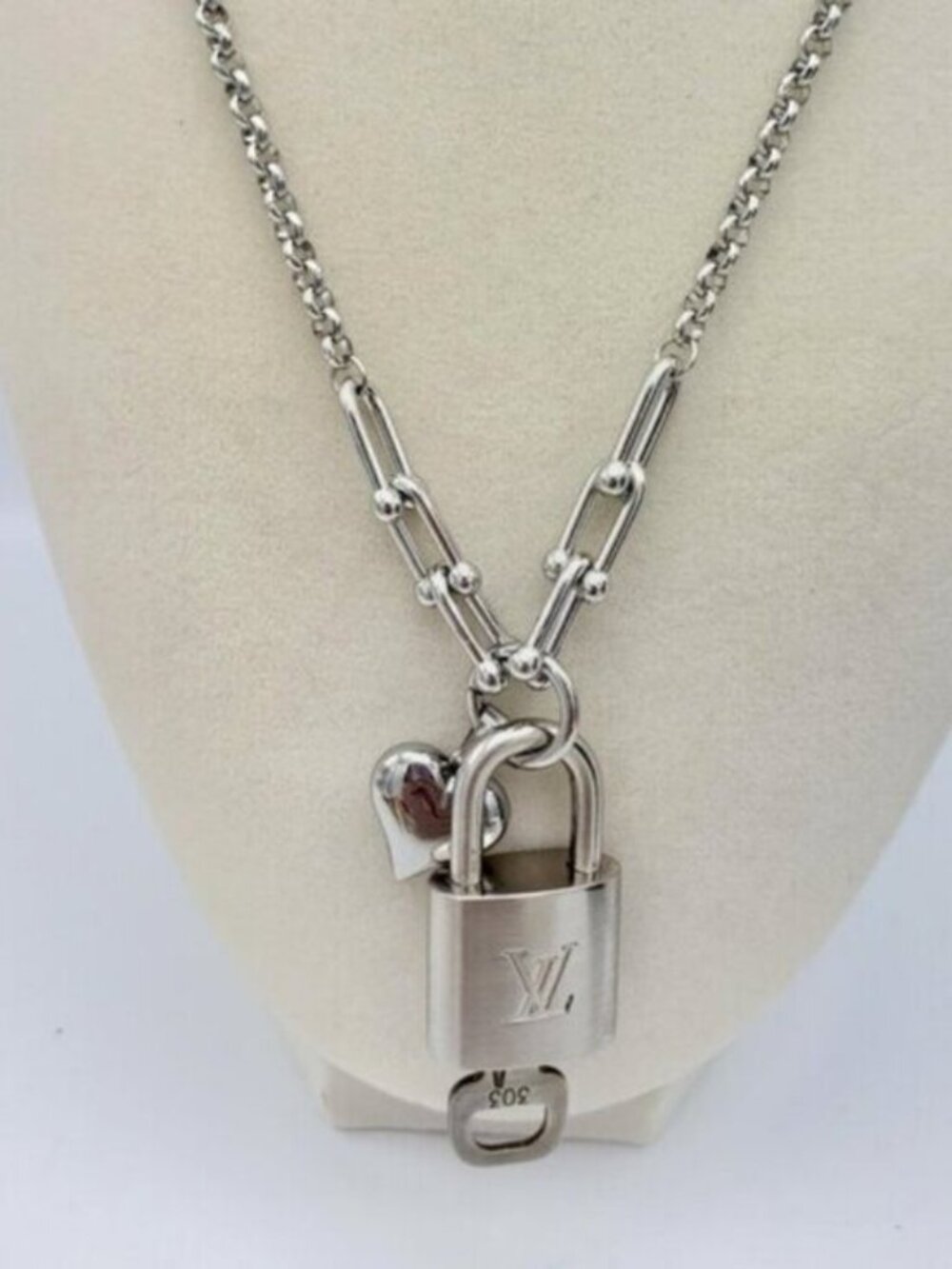 Authentic Louis Vuitton Silver LockUnbranded Stainless Steel Plated Silver Chain - Picture 11 of 13